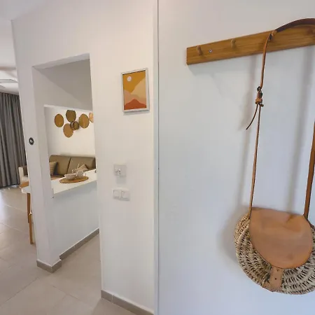 Seaside : A Cozy In A Peaceful Well Located Complex Διαμέρισμα