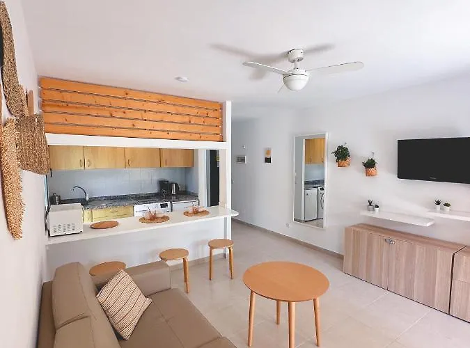Seaside : A Cozy In A Peaceful Well Located Complex * Κοραλέχο