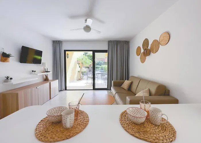 Διαμέρισμα Seaside : A Cozy In A Peaceful Well Located Complex Κοραλέχο